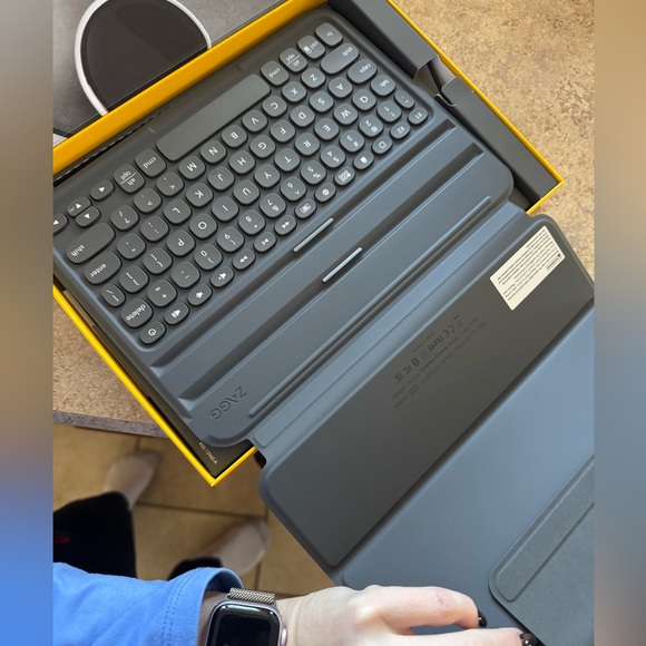 ZAGG Pro Keys Detachable Case and Wireless Keyboard for Apple iPad 10th GEN - Picture 3 of 4